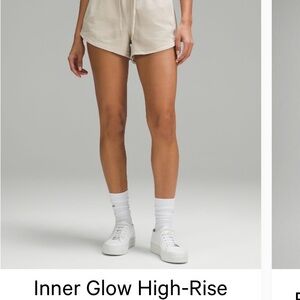 Lululemon inner Glow High-Rise Women's Cream Shorts